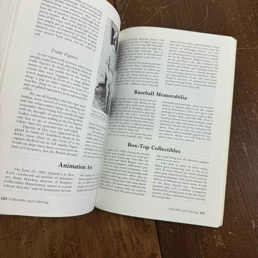 Basic Book‎ of Antiques & Collectibles George Michael 1992 Paper back Book
